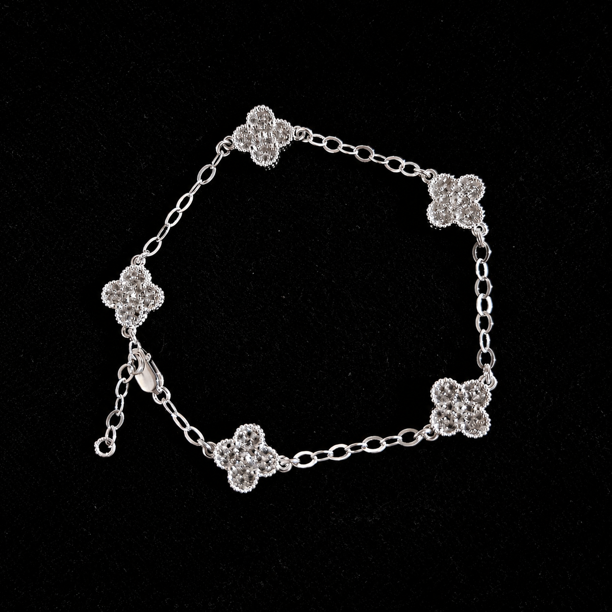 Pulso Tréboles con Zirconia